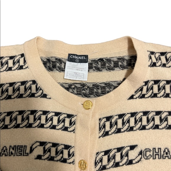 Chanel Extremely Rare vintage logo intarsia sweater in 100% Cashmere - Picture 6 of 6